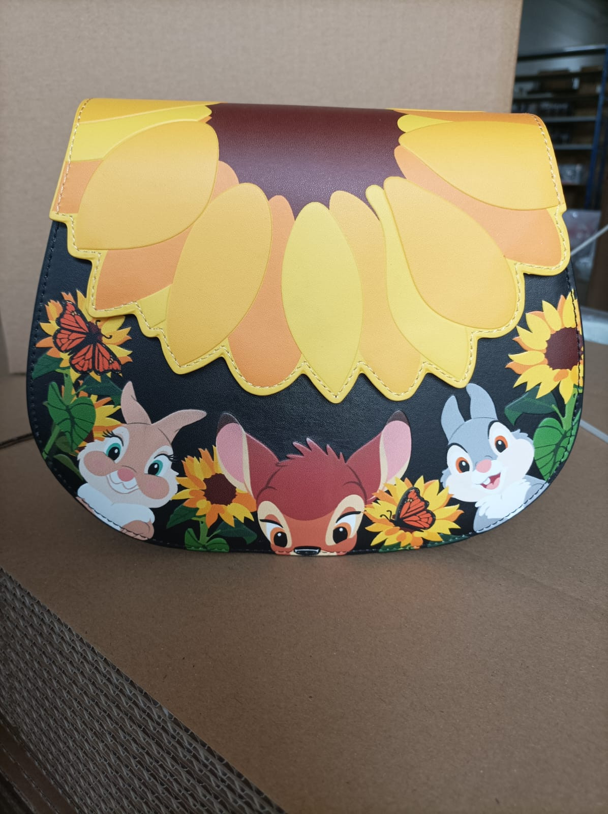 [DEFECT] SCHOUDEDTASSEN Bambi Zonnebloemvrienden - DISNEY LOUNGEFLY