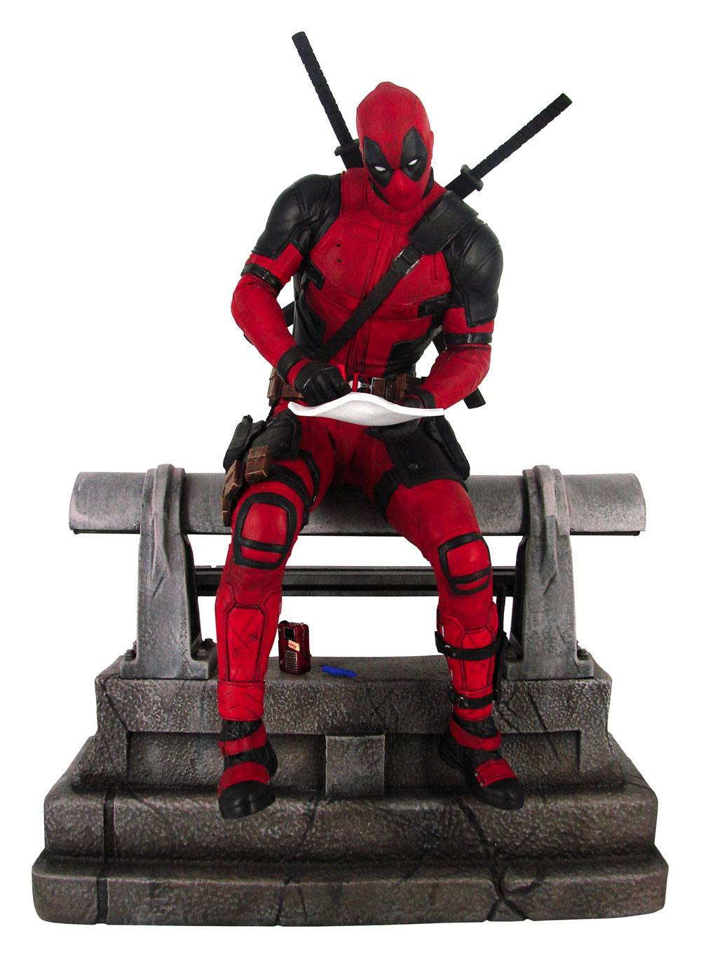 Marvel Movie Premier Collection Deadpool -beeldje 25 cm